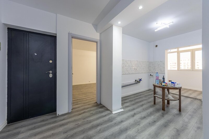 Aparatorii Patriei, langa facultatea Spiru Haret (in renovare totala)