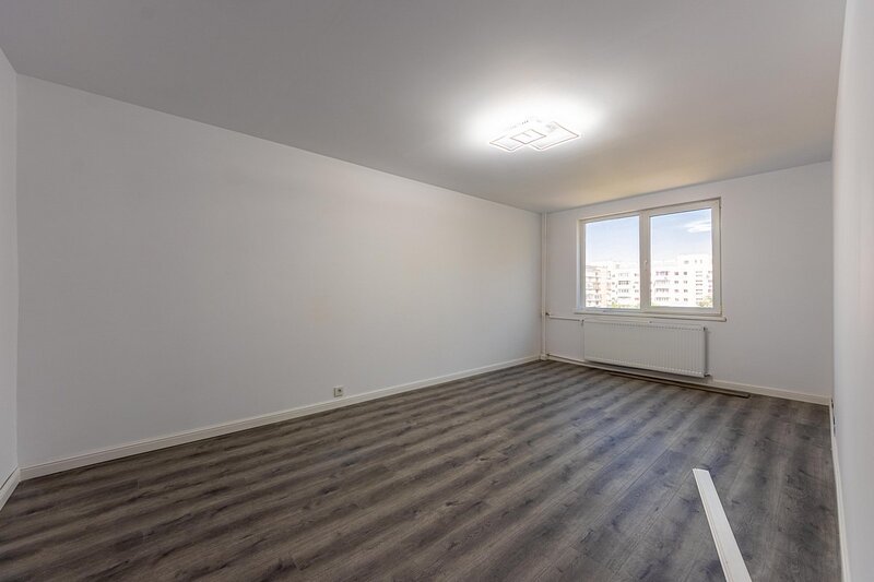 Aparatorii Patriei, langa facultatea Spiru Haret (in renovare totala)